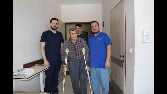 Bingöl'de iki aşamalı diz protezi revizyon ameliyatı gerçekleştirildi