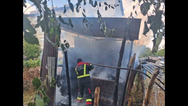 Tandırda unutulan köz yangına neden oldu