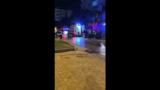 Elazığ'da motosiklet yayaya çarptı: 2 yaralı