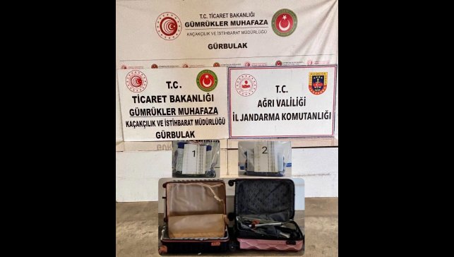 Gürbulak Sınır Kapısı'nda 4 kilo 322 gram sıvı metamfetamin ele geçirildi