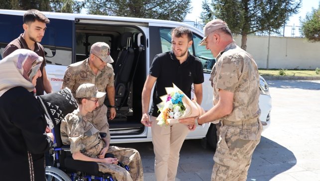 Erzincan'da engelli gencin askeri üniforma giyme hayali gerçekleştirildi