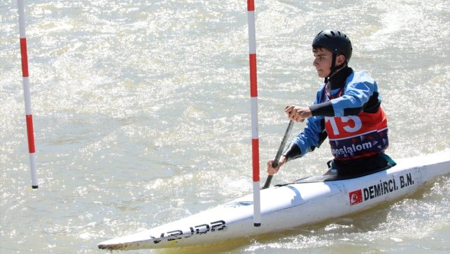 Akarsu Kano Slalom Türkiye Kupası yarışları, Erzincan'da başladı