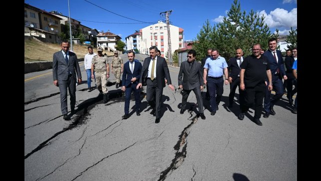 İspir'de yaşanan heyelan sonrası AFAD İl koordinasyon kurulu bölgede incelemelerde bulunuldu bir dizi karar aldı