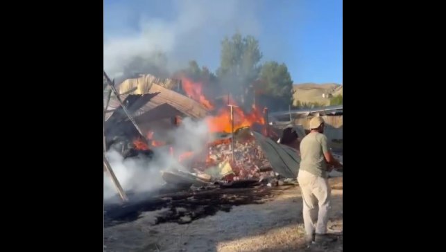 Köyde saman yangını