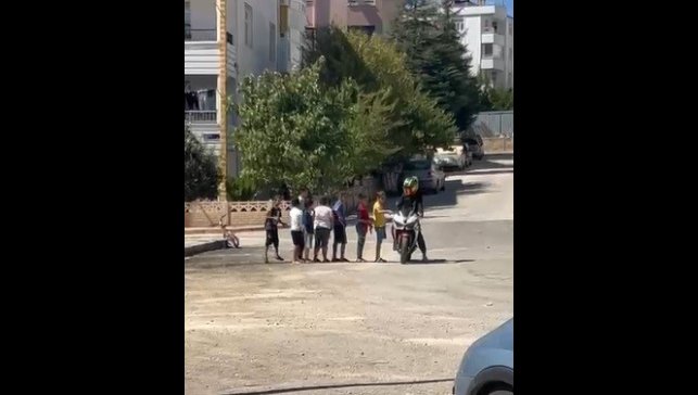 Elazığ'da motorcuyla çocukların renkli anları