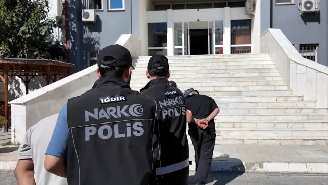 Iğdır'da uyuşturucu operasyonunda 3 zanlı tutuklandı