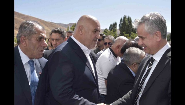 Bitlis'te 'Türkiye Yüzyılı Buluşmaları' programı gerçekleştirilirdi