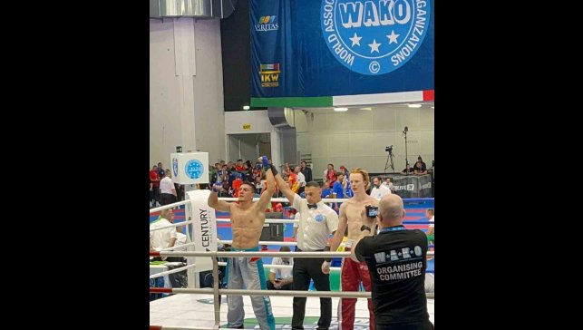 Yusuf Eren, Lletonyalı rakibini yendi