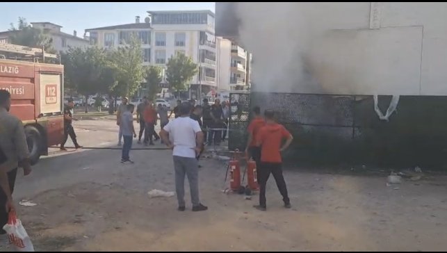 Elazığ'da depo yangını