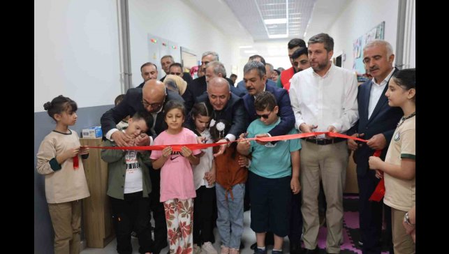 Elazığ'da 'Özel Sınıf' düzenlenen törenle açıldı