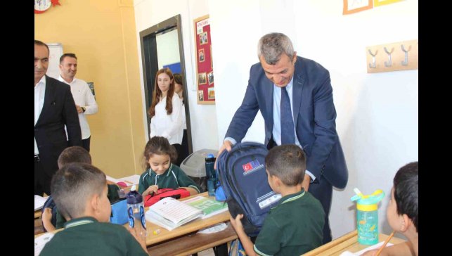 TKDK Malatya'dan kırsaldaki öğrencilere eğitim seti desteği