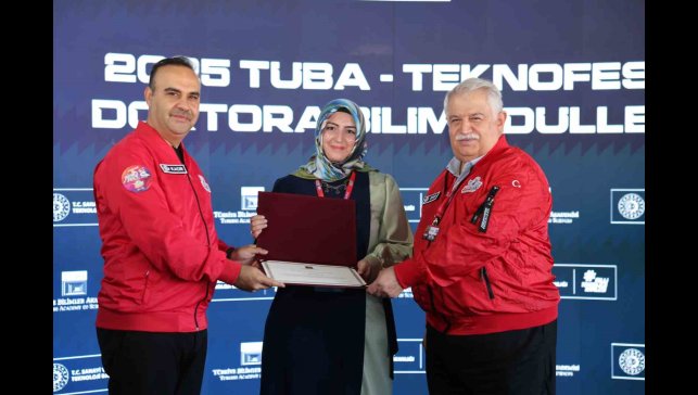 Atatürk üniversitesi doktora öğrencisi Dr. Habibe Güneş, Tüba-Teknofest doktora bilim ödülünün sahibi oldu