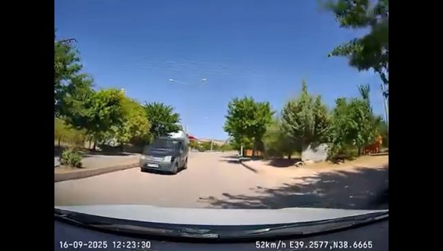 Elazığ'da ters yönden giden araç, trafiği tehlikeye attı