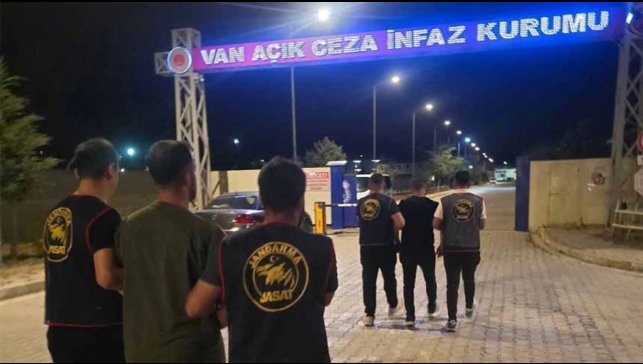 Hakkari'de hapis cezası bulunan 2 şahıs yakalandı