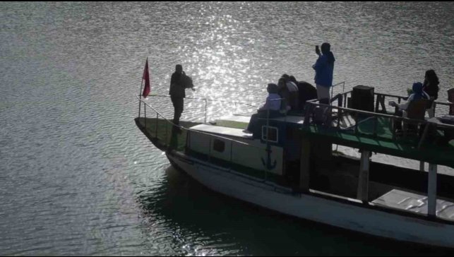 Tortum Gölü'nde Karadeniz ezgileri yankılandı
