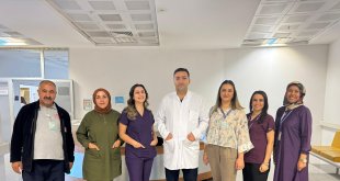 Ağrı'da genç kadının midesinden endoskopiyle iki kalem çıkarıldı