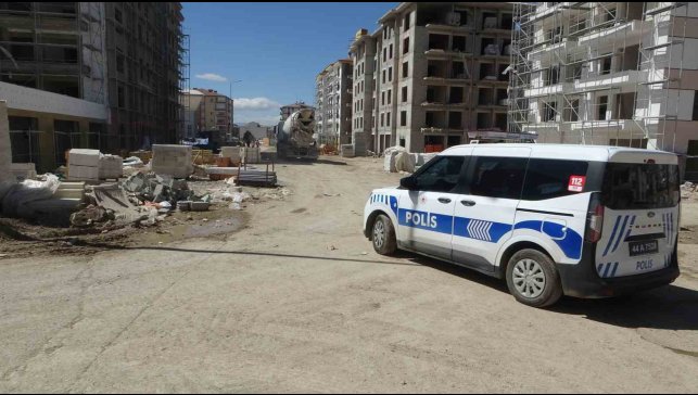 Malatya'da şantiyede iskele çöktü: 1 yaralı