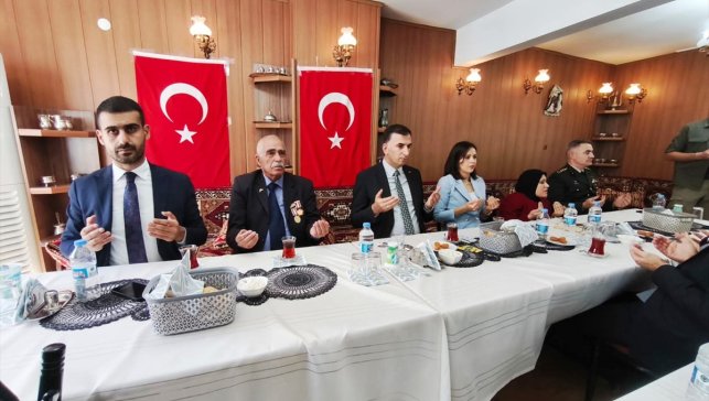 Çemişgezek'te gaziler onuruna yemek verildi