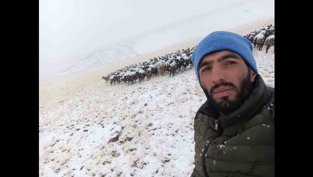 Ağrı'da yüksek kesimlere mevsimin ilk karı düştü