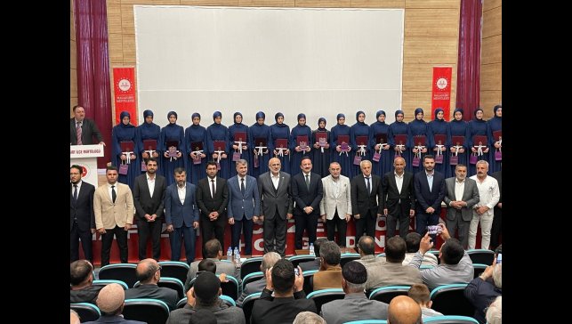 Malazgirt'te hafızlık töreninde duygu dolu anlar yaşandı