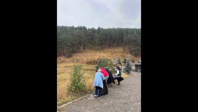 Sarıkamış'ta gençler çevre temizliği yaptı