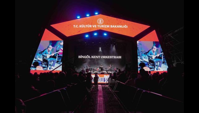 Bingöl'de "Bir Anadolu Şenliği" türkülerle devam etti