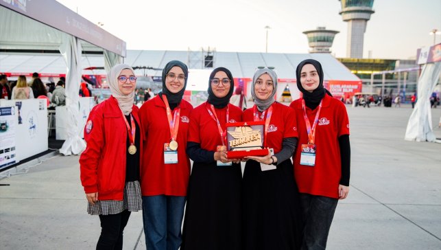 Medipol danışmanlığındaki Dockminds ekibi TEKNOFEST'te birinci oldu