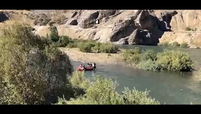 Beyhan Barajı'nda kapaklar açıldı: 4 kişi mahsur kaldı