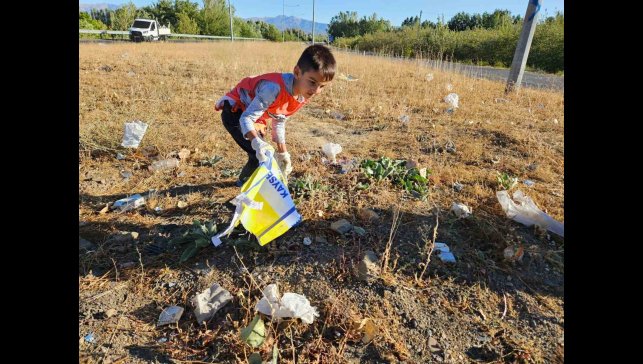Bingöl'de gönüllülerinden çevre temizliği