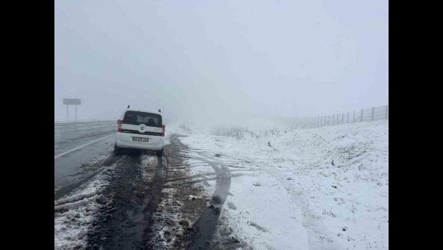 Ardahan'da karla mücadele çalışmaları başladı