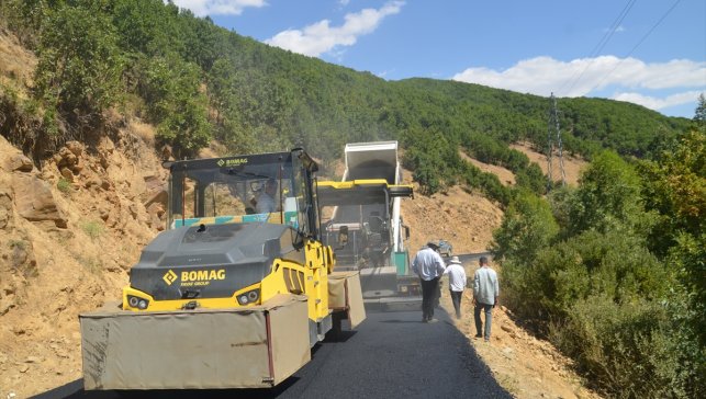 Muş'ta köy yolları asfalta kavuşuyor