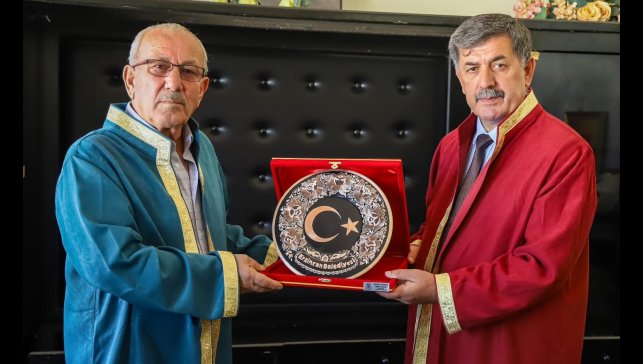 Erzincan'da "Yılın Ustası" unvanı mobilya ustasına