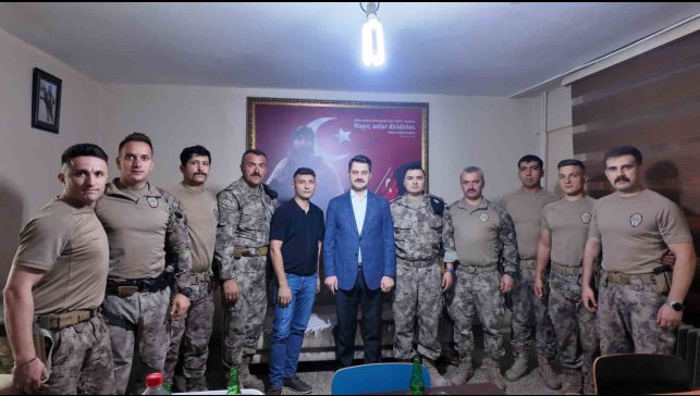 Tuzluca Kaymakamı Yılmaz'dan Özel Harekat Polislerine ziyaret