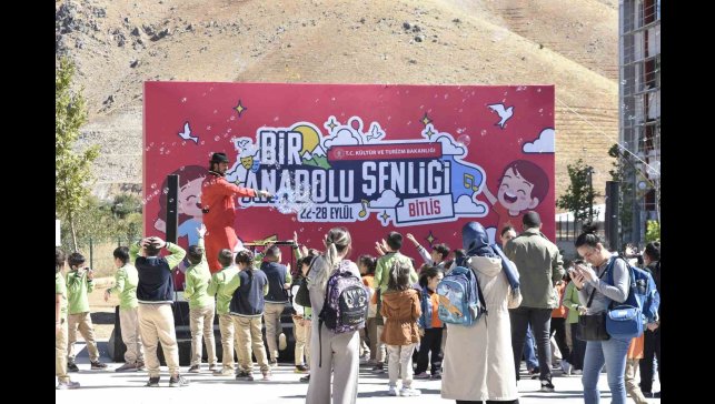 "Bir Anadolu Şenliği"nin son durağı Bitlis oldu