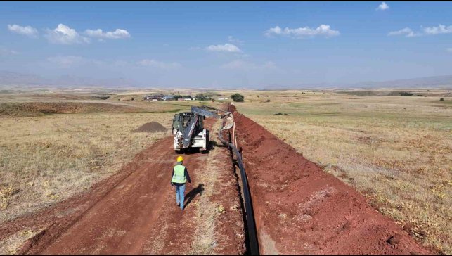 Hınıs Başköy Barajı sulama inşaatı son hızla devam ediyor