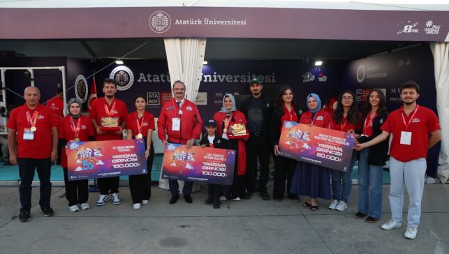 Atatürk Üniversitesi TEKNOFEST'te 11 madalya kazandı