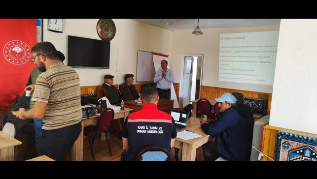 Kars'ta çiftçilere şarbon eğitimi verildi