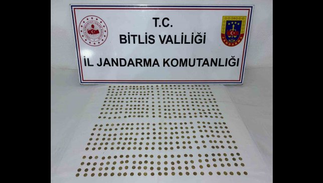 Bitlis'te Roma dönemine ait 500 adet sikke ele geçirildi