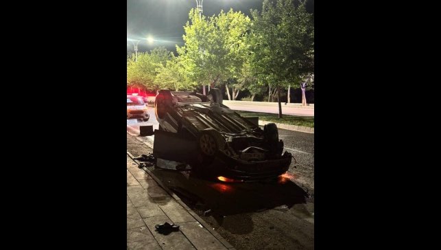 Elazığ'da otomobil takla attı: 2 yaralı