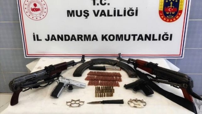 Muş'ta silah ve mühimmat ele geçirildi