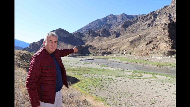 Baraj suları çekildi, tabiat yeniden yeşerdi