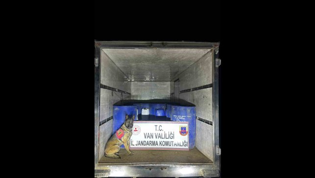 Van'da 3 bin 710 litre asetik asit anhidrit ve 50 kilogram kostik soda ele geçirildi