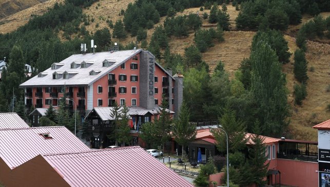 Palandöken'deki otelciler aralık ayında açılması beklenen sezon için rezervasyonları almaya başladı