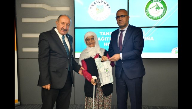 Yeşilyurt Belediyesi'nden ihtiyaç sahibi yaşlılara tansiyon aleti desteği