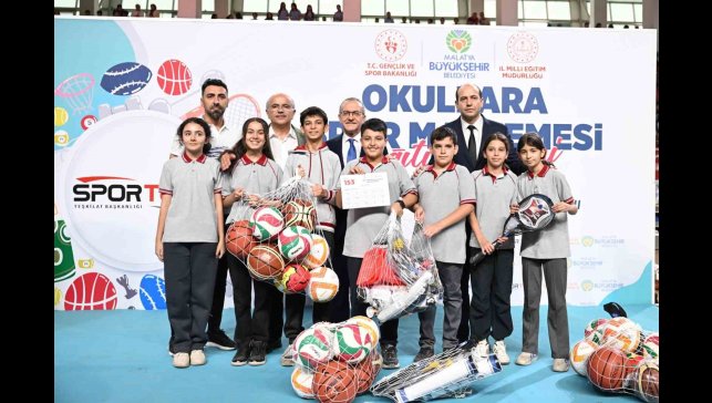 Malatya Büyükşehir'den okullara spor malzemesi desteği