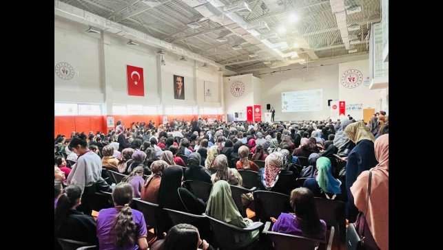 Hakkari'de "Hazreti Peygamber ve Aile Konferansı" düzenlendi