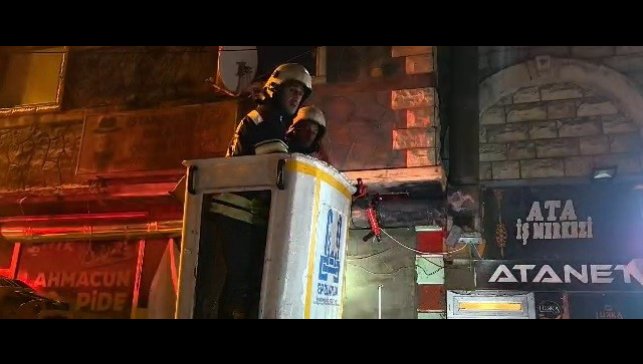 İş merkezinde yangın paniği