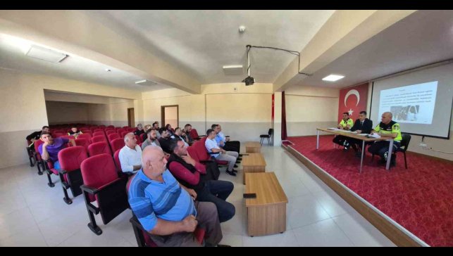 Çemişgezek'te okul servis şoförleri bilgilendirildi