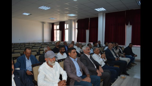 Adaklı'da muhtarlar toplantısı gerçekleştirildi