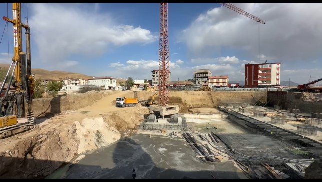 Yüksekova Devlet Hastanesinin inşaat çalışmaları devam ediyor